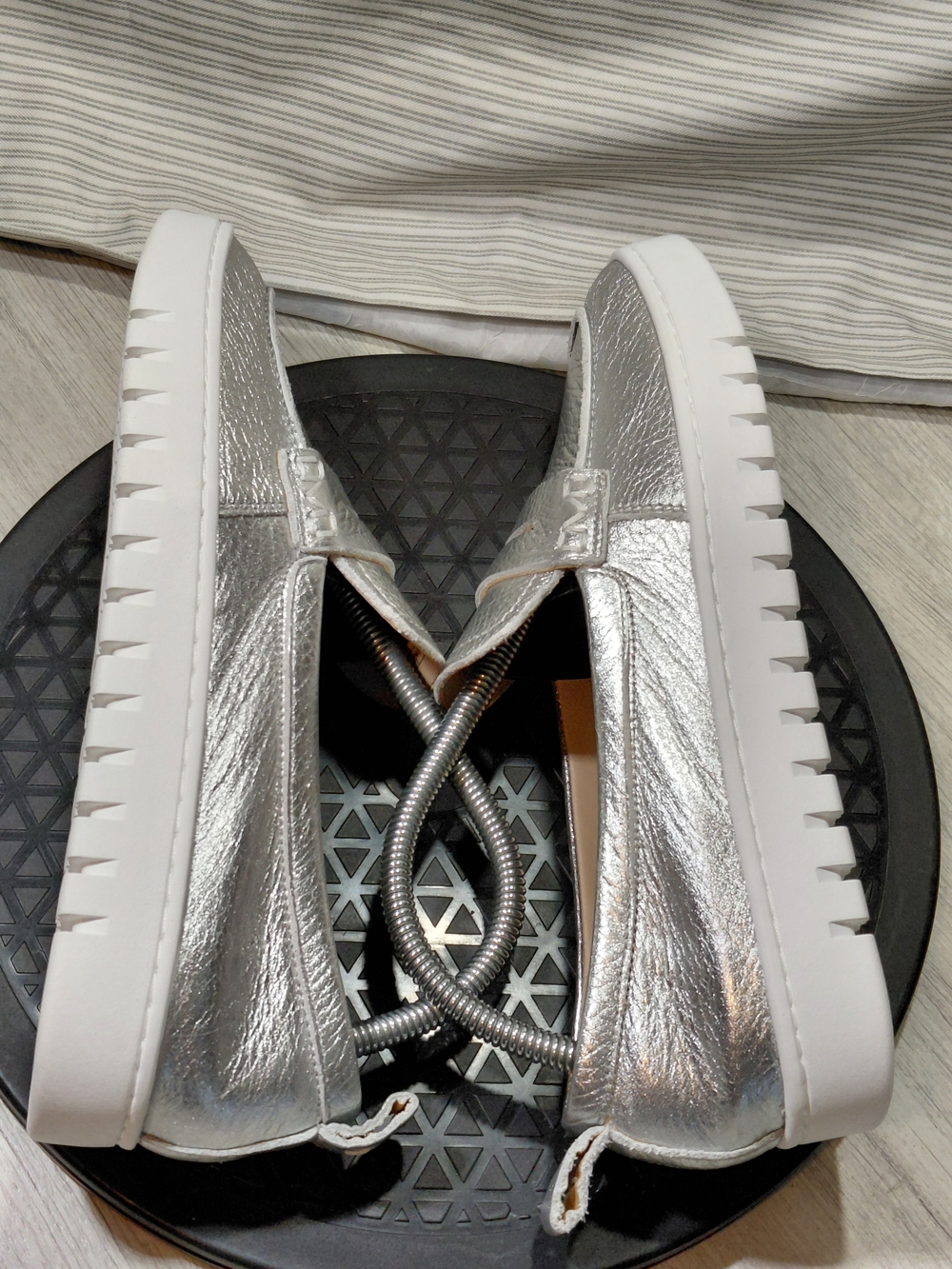 NEW Vionic Womens Uptown Penny Loafer Metallic Silver Leather SIZE 9 - Picture 6 of 11